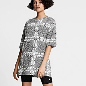 Miley cyrus bandana print oversized tshirt dress